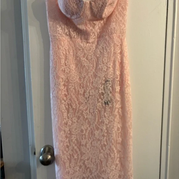 BCBG Maxazria Women's Pink Bodice Floral Illusion Lace Strapless Evening Dress - Picture 3 of 8